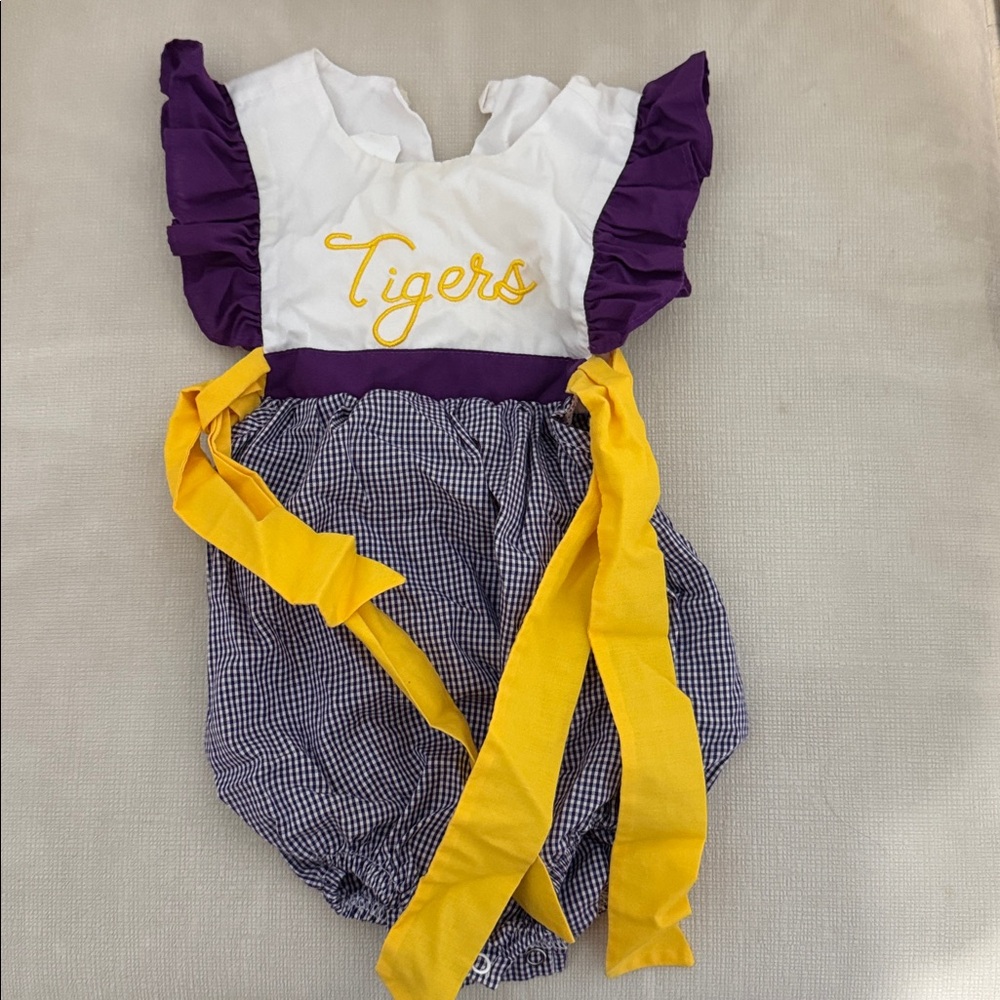 Cute Tigers Print Romper with Ruffle Sleeves